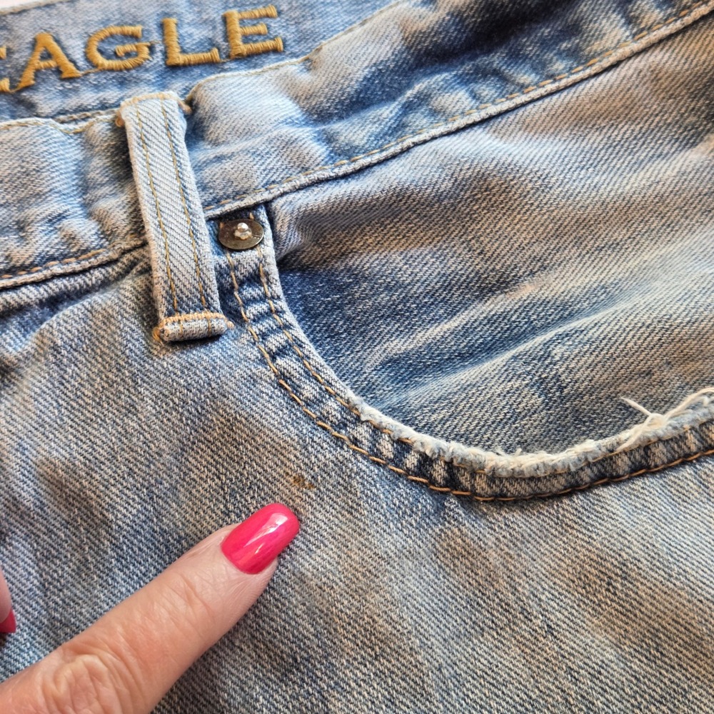 American Eagle Mens Loose Fit Light Wash Distressed Raw Hem Jeans 34x30 Blue - Picture 8 of 16